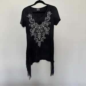 Vocal charcoal washed fringed hem embellished graphic short sleeve tee S small